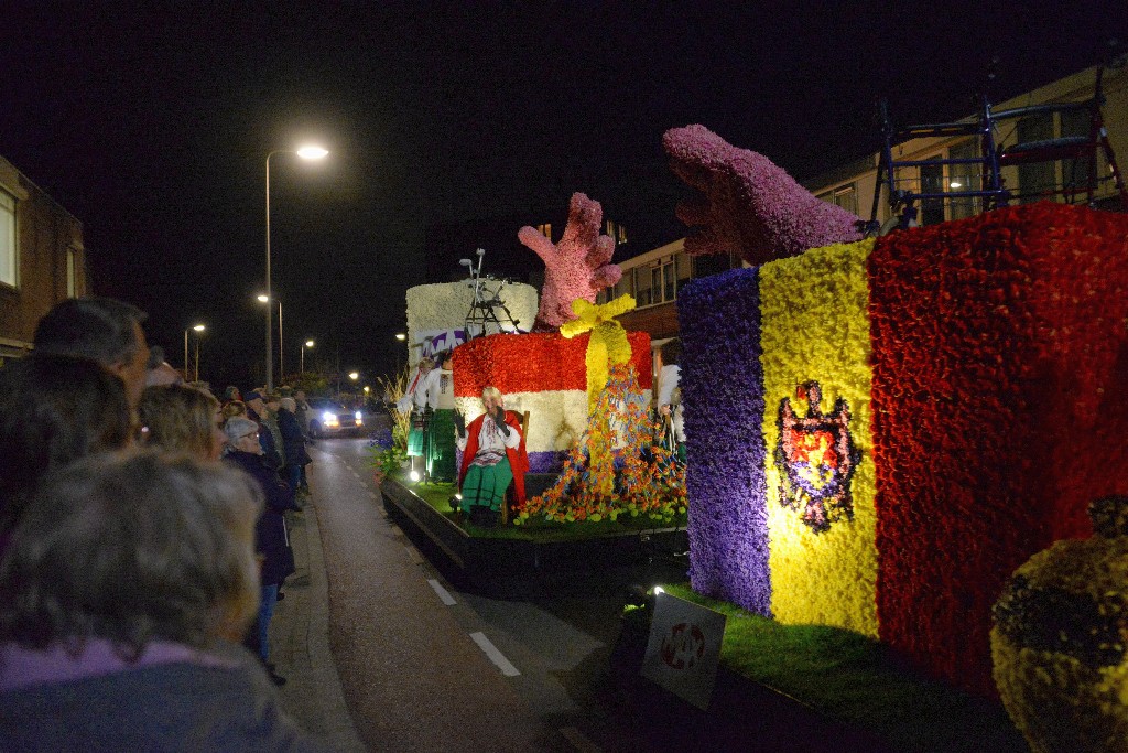 ../Images/Verlicht corso Noordwijkerhout 2019 081.jpg